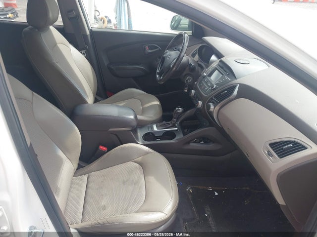 Продажа на аукционе авто 2015 Hyundai Tucson Se, vin: KM8JUCAG6FU099023, номер лота: 46223306