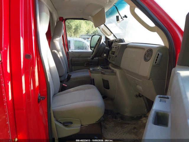 46223413 :رقم المزاد ، 1FDWE3FN2NDC17349 vin ، 2022 Ford E-350 Cutaway مزاد بيع