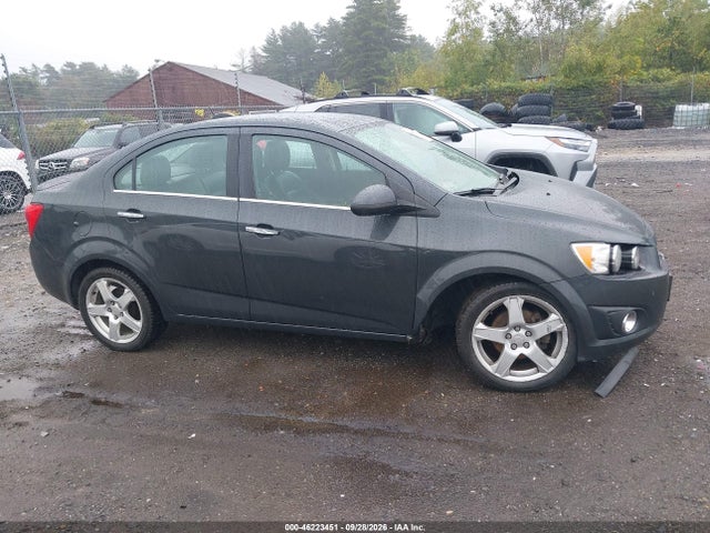 Chevrolet Sonic Ltz Auto 2015 1G1JE5SB3F4169621 Image 13