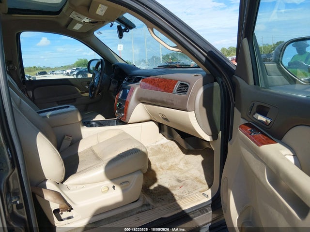 46223525 :رقم المزاد ، 1GNSCJE06CR246329 vin ، 2012 Chevrolet Suburban 1500 Lt مزاد بيع