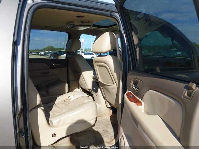 46223525 :رقم المزاد ، 1GNSCJE06CR246329 vin ، 2012 Chevrolet Suburban 1500 Lt مزاد بيع