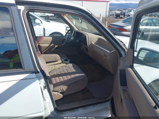 46223556 :رقم المزاد ، 1FMDU34X5PUA46016 vin ، 1993 Ford Explorer مزاد بيع