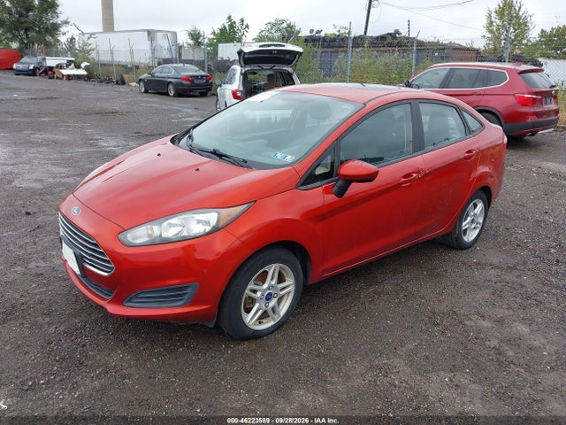 Ford FIESTA SE 2018 3FADP4BJXJM135811 Image 2
