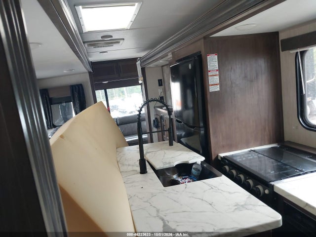 2020 Cherokee Forest River Travel Trailer მანქანა იყიდება აუქციონზე, vin: 4X4TCKC29LX144083, აუქციონის ნომერი: 46223623