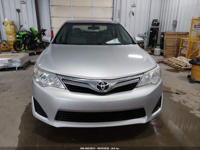 46223673 :رقم المزاد ، 4T4BF1FK3DR319964 vin ، 2013 Toyota Camry Le مزاد بيع