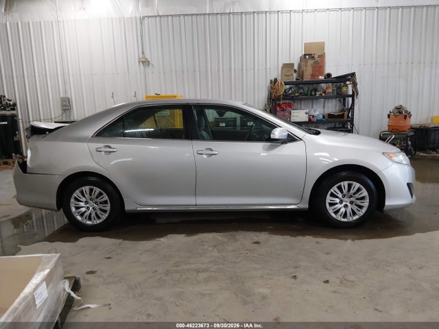 46223673 :رقم المزاد ، 4T4BF1FK3DR319964 vin ، 2013 Toyota Camry Le مزاد بيع