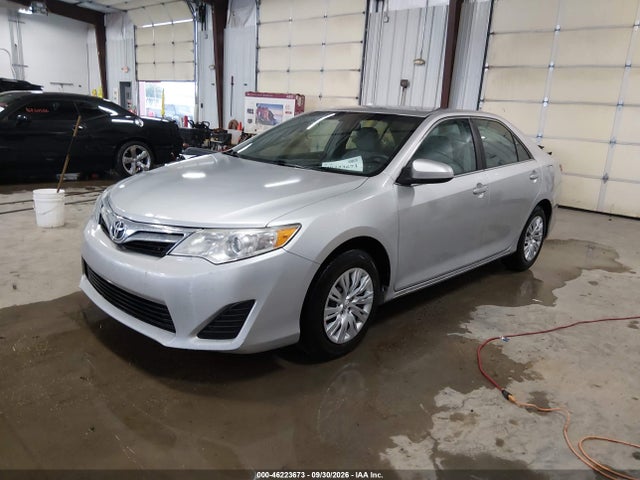 46223673 :رقم المزاد ، 4T4BF1FK3DR319964 vin ، 2013 Toyota Camry Le مزاد بيع
