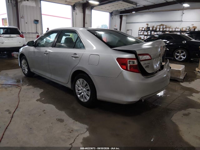 46223673 :رقم المزاد ، 4T4BF1FK3DR319964 vin ، 2013 Toyota Camry Le مزاد بيع
