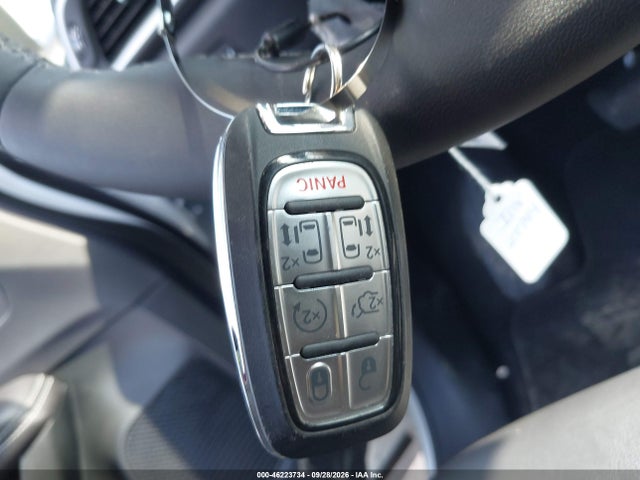 46223734 :رقم المزاد ، 2C4RC1BG1VR572724 vin ، 2027 Chrysler Pacifica مزاد بيع