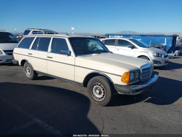46223754 :رقم المزاد ، WDBAB93A2CN006282 vin ، 1982 Mercedes-benz 300 Tdt مزاد بيع