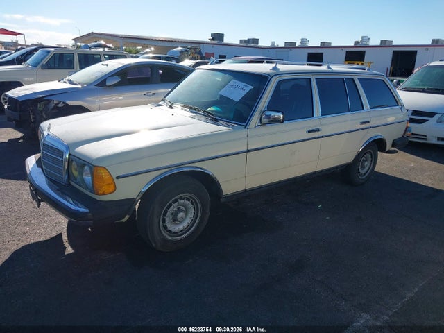46223754 :رقم المزاد ، WDBAB93A2CN006282 vin ، 1982 Mercedes-benz 300 Tdt مزاد بيع