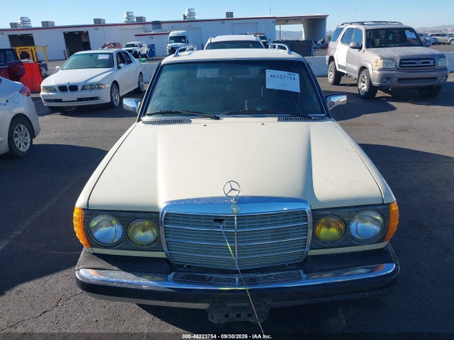 46223754 :رقم المزاد ، WDBAB93A2CN006282 vin ، 1982 Mercedes-benz 300 Tdt مزاد بيع