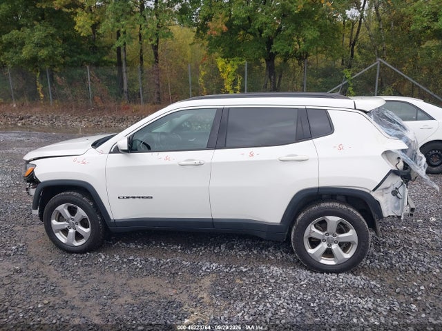 46223764 :رقم المزاد ، 3C4NJDBB6HT645677 vin ، 2017 Jeep New Compass Latitude 4x4 مزاد بيع