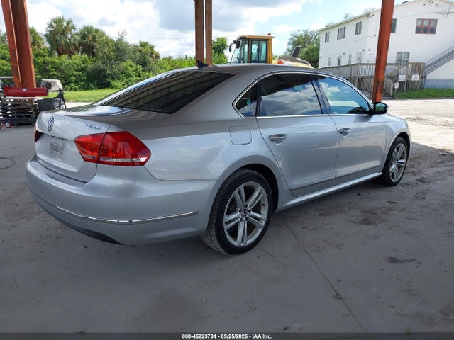 2013 Volkswagen Passat 2.0l Tdi Sel Premium მანქანა იყიდება აუქციონზე, vin: 1VWCN7A38DC066622, აუქციონის ნომერი: 46223794