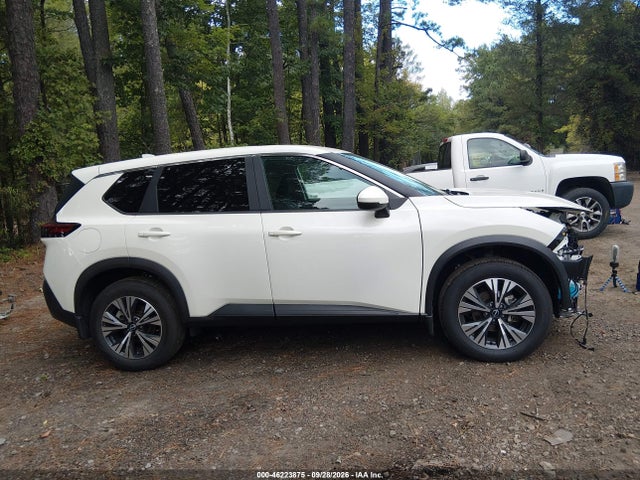 46223875 :رقم المزاد ، 5N1BT3BA6PC687240 vin ، 2023 Nissan Rogue Sv Fwd مزاد بيع