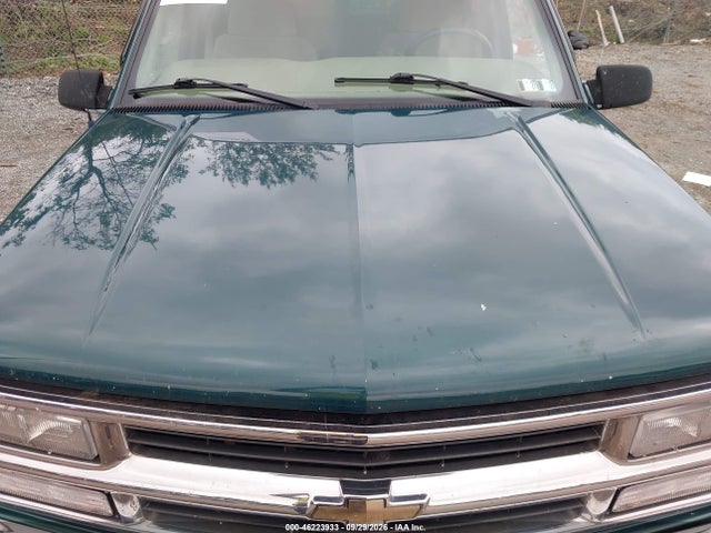 46223933 :رقم المزاد ، 3GNFK16R4XG271379 vin ، 1999 Chevrolet Suburban 1500 Lt مزاد بيع