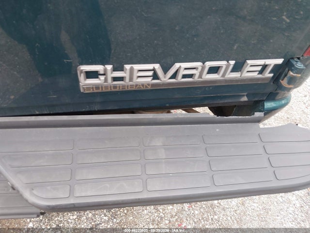 46223933 :رقم المزاد ، 3GNFK16R4XG271379 vin ، 1999 Chevrolet Suburban 1500 Lt مزاد بيع