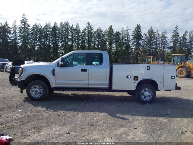 46224109 :رقم المزاد ، 1FD7X2B63HEE09921 vin ، 2017 Ford F-250 Xl مزاد بيع