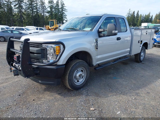 46224109 :رقم المزاد ، 1FD7X2B63HEE09921 vin ، 2017 Ford F-250 Xl مزاد بيع