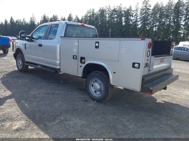 46224109 :رقم المزاد ، 1FD7X2B63HEE09921 vin ، 2017 Ford F-250 Xl مزاد بيع