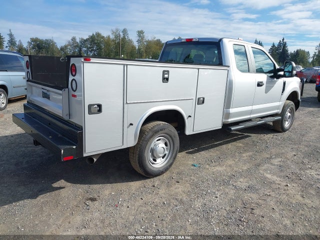 46224109 :رقم المزاد ، 1FD7X2B63HEE09921 vin ، 2017 Ford F-250 Xl مزاد بيع