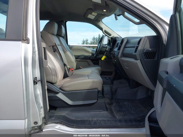 46224109 :رقم المزاد ، 1FD7X2B63HEE09921 vin ، 2017 Ford F-250 Xl مزاد بيع