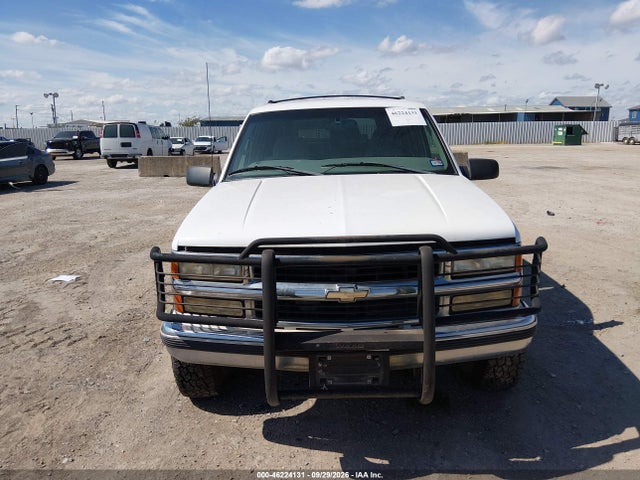 Продажа на аукционе авто 1999 Chevrolet Suburban K2500, vin: 3GNGK26J6XG247122, номер лота: 46224131