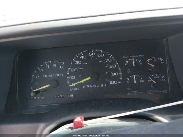 Продажа на аукционе авто 1999 Chevrolet Suburban K2500, vin: 3GNGK26J6XG247122, номер лота: 46224131