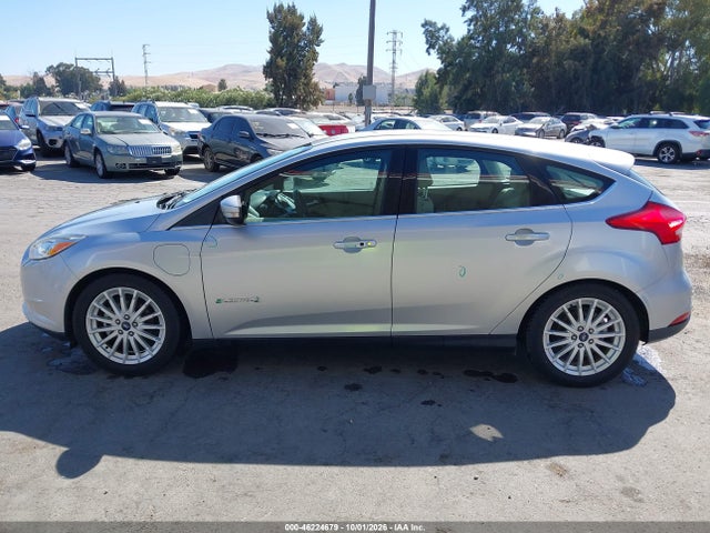 Ford FOCUS ELECTRIC 2018 1FADP3R43JL296139 Image 17