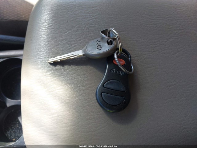 2003 Jeep Grand Cherokee Laredo მანქანა იყიდება აუქციონზე, vin: 1J4GX48S63C609517, აუქციონის ნომერი: 46224761