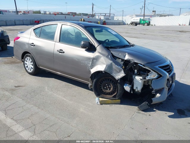 46224801 :رقم المزاد ، 3N1CN7AP3FL939192 vin ، 2015 Nissan Versa 1.6 S+ مزاد بيع