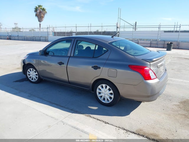 46224801 :رقم المزاد ، 3N1CN7AP3FL939192 vin ، 2015 Nissan Versa 1.6 S+ مزاد بيع