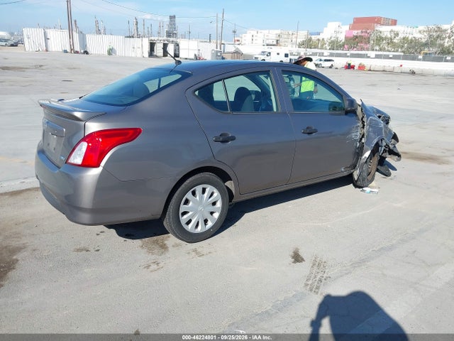 46224801 :رقم المزاد ، 3N1CN7AP3FL939192 vin ، 2015 Nissan Versa 1.6 S+ مزاد بيع