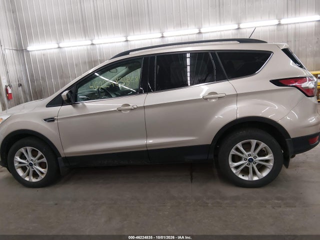 46224835 :رقم المزاد ، 1FMCU9HD1JUB31425 vin ، 2018 Ford Escape Sel مزاد بيع