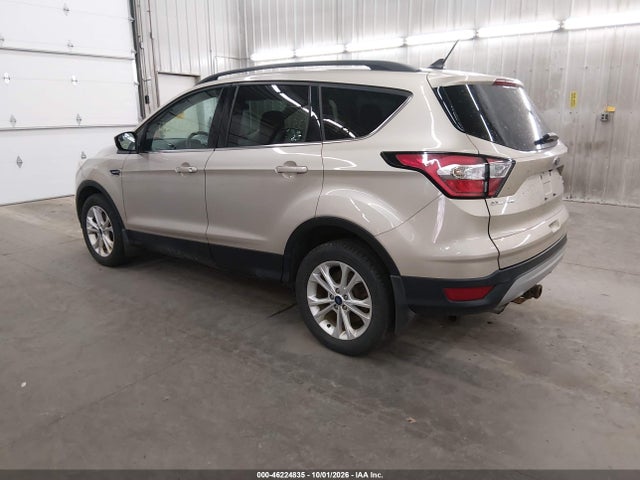46224835 :رقم المزاد ، 1FMCU9HD1JUB31425 vin ، 2018 Ford Escape Sel مزاد بيع