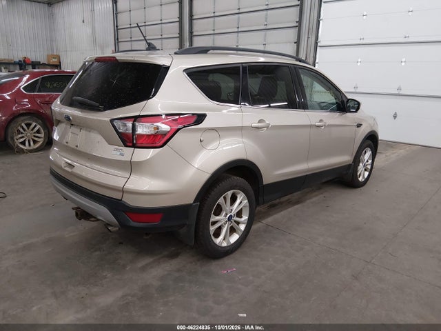 46224835 :رقم المزاد ، 1FMCU9HD1JUB31425 vin ، 2018 Ford Escape Sel مزاد بيع