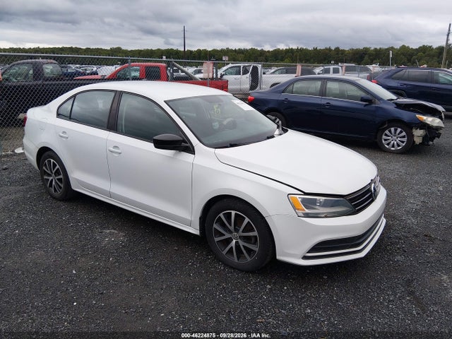 46224875 :رقم المزاد ، 3VWD17AJ0FM213080 vin ، 2015 Volkswagen Jetta 1.8t Se مزاد بيع