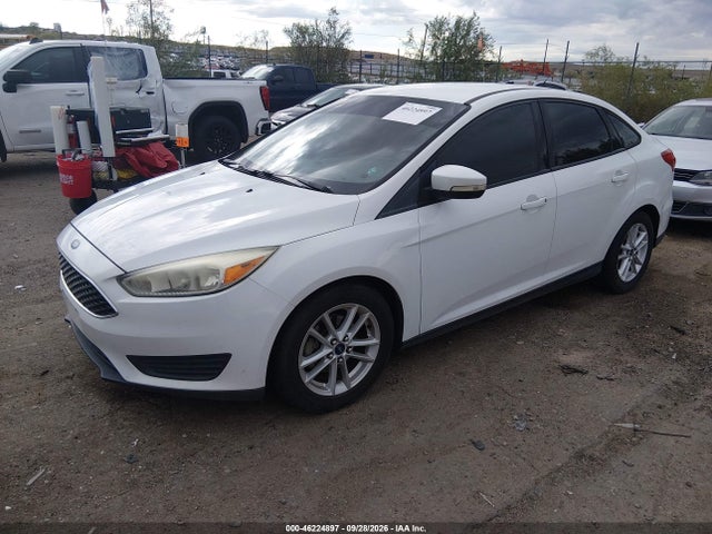 Ford FOCUS SE 2015 1FADP3F28FL263633 Image 2
