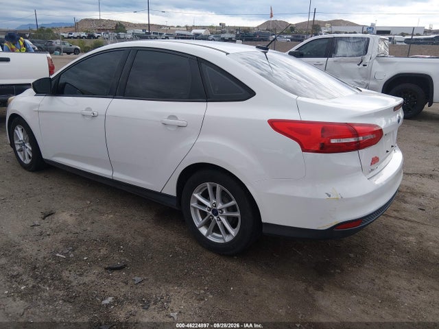 Ford FOCUS SE 2015 1FADP3F28FL263633 Image 3