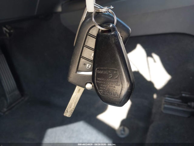 4T1B11HK2JU517243 Toyota CAMRY SE