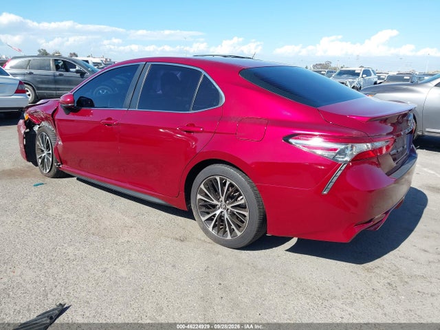 4T1B11HK2JU517243 Toyota CAMRY SE