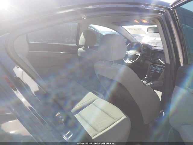 2019 Hyundai Elantra Se მანქანა იყიდება აუქციონზე, vin: KMHD74LF6KU800930, აუქციონის ნომერი: 46225143