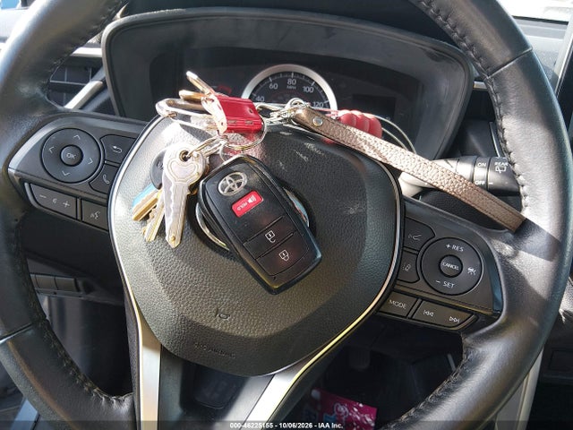 46225155 :رقم المزاد ، 7MUBAABG7NV028622 vin ، 2022 Toyota Corolla Cross Le مزاد بيع