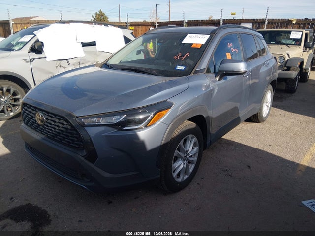 46225155 :رقم المزاد ، 7MUBAABG7NV028622 vin ، 2022 Toyota Corolla Cross Le مزاد بيع