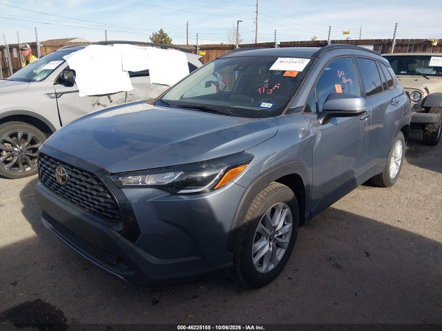 46225155 :رقم المزاد ، 7MUBAABG7NV028622 vin ، 2022 Toyota Corolla Cross Le مزاد بيع