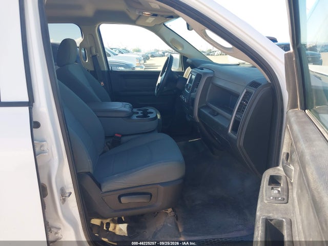 1C6RR6KG3KS678105 RAM 1500 Classic Tradesman 4x2 5&#039;7 Box