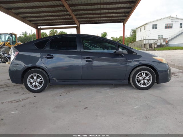 46225289 :رقم المزاد ، JTDKN3DU9D5556826 vin ، 2013 Toyota Prius Three مزاد بيع