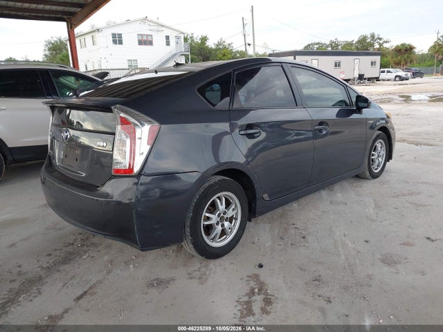 46225289 :رقم المزاد ، JTDKN3DU9D5556826 vin ، 2013 Toyota Prius Three مزاد بيع