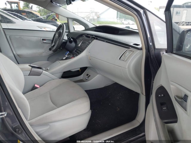 46225289 :رقم المزاد ، JTDKN3DU9D5556826 vin ، 2013 Toyota Prius Three مزاد بيع