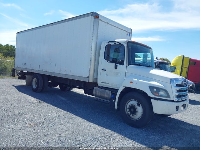 2015 Hino 268a Box Truck მანქანა იყიდება აუქციონზე, vin: 5PVNJ8JT5F4S55707, აუქციონის ნომერი: 46225320